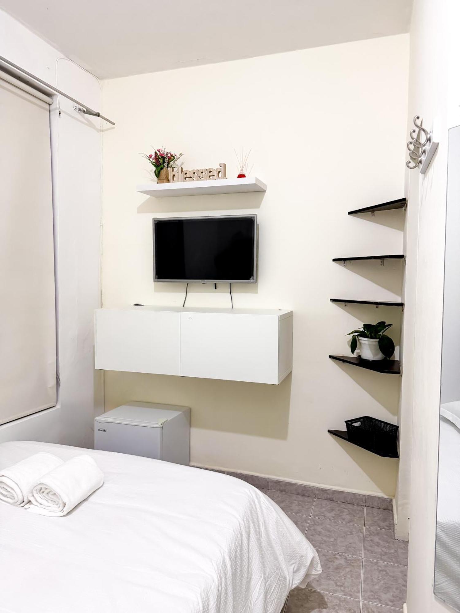 Habitación en casa particular Doble Con Entrada Independiente Y Bano Privado *